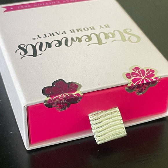 BP Cheers to the New Year Statement Earrings - Picture 7 of 7